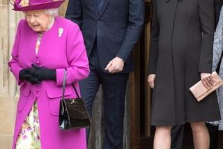 Od pół wieku nosi tę samą torebkę