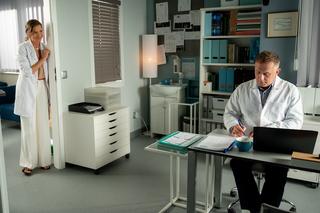 M jak miłość, odcinek 1701: Ewa Kalinowska (Anna Kerth), Artur Rogowski (Robert Moskwa)