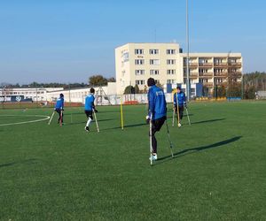 Po amputacji nic sie nie kończy. Trenują w drużynie Amp Futbolu Zawiszy Bydgoszcz. Są jedną nogą w finale