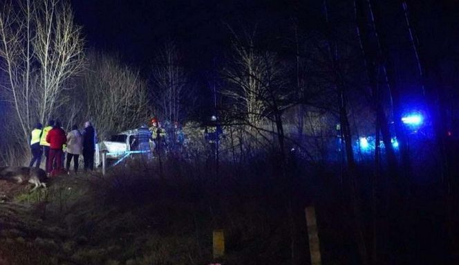 Wymysłów. Komendant policji w Turku zabrany śmigłowcem LPR. Zderzył się z łosiem [ZDJĘCIA]. 