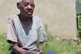124-letnia Rwandyjka szuka miłości. Nigdy nie była z mężczyzną!