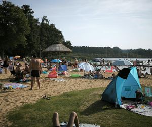 Długi sierpniowy weekend na plaży w Osiecznej