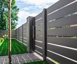 Ogrodzenia systemowe: Jaki typ wybrać do swojego domu? Porównanie najpopularniejszych rozwiązań