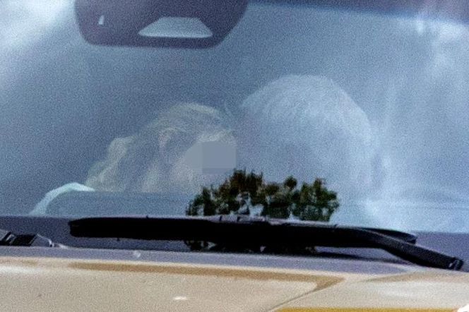 Tak Paweł Orleański całuje nieżonę!