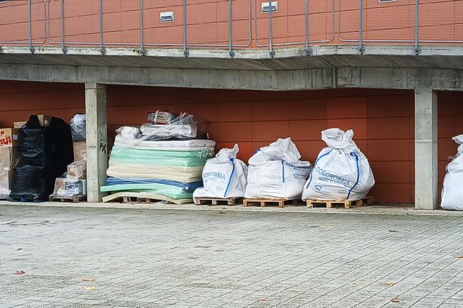 Dary dla powodzian pod halą Netto Arena