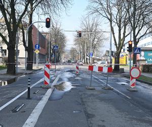 Awaria wodociągu w Gdyni.  Zamknięta ulica i zmieniona organizacja ruchu