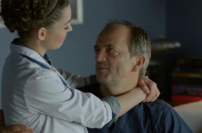 LEKARZE, odc. 6. Beata Jasińska (Agnieszka Więdłocha) i jej ojciec Leon Jasiński (Jacek Koman)
