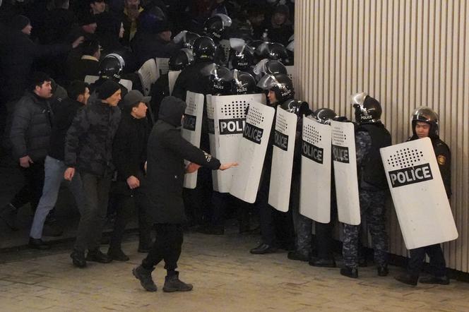 Rzeź w Kazachstanie! Bunt przeciw drożyźnie. Kostnice pełne demonstrantów