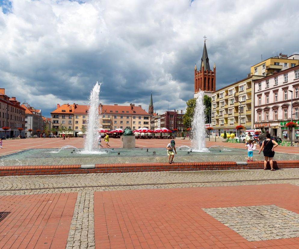 Poczet najmniej atrakcyjnych rynków w województwie śląskim. To betonowe place