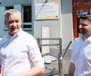 Wybory 2020 Robert Biedroń ze swoim partnerem Krzysztofem Śmiszkiem oddali głosy