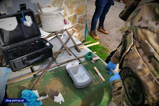 Funkcjonariusze przejęli dziesiątki kilogramów materiałów wybuchowych