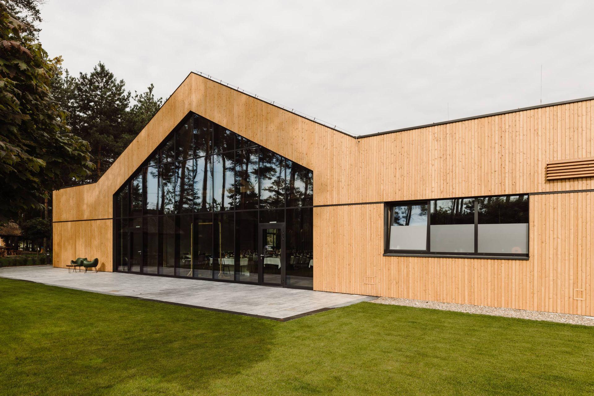 Dom weselny Lubaszka pracowni MEEKO Architekci