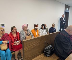 Wilki na ławie oskarżonych.