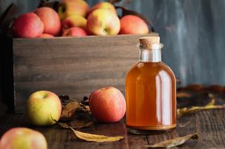 Ocet jabłkowy - zastosowanie i właściwości. Na co pomaga ocet jabłkowy?