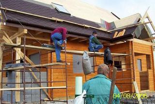 Pokrycie dachu na domu drewnianym