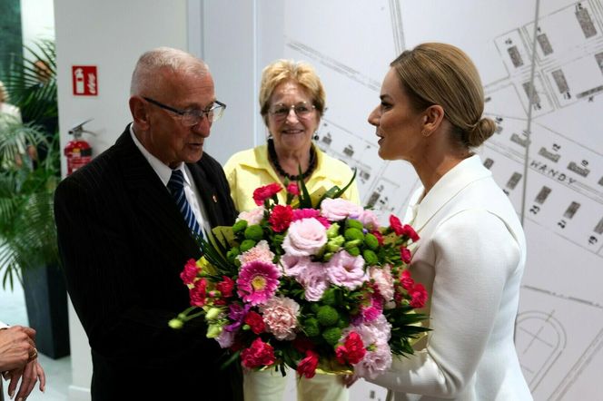 Marta Nawrocka śpiewała i gotowała z seniorami w Stalowej Woli