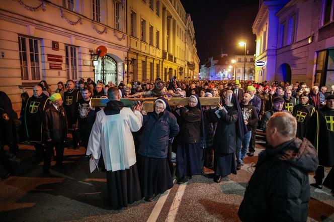 Centralna Droga Krzyżowa 2024 w Warszawie