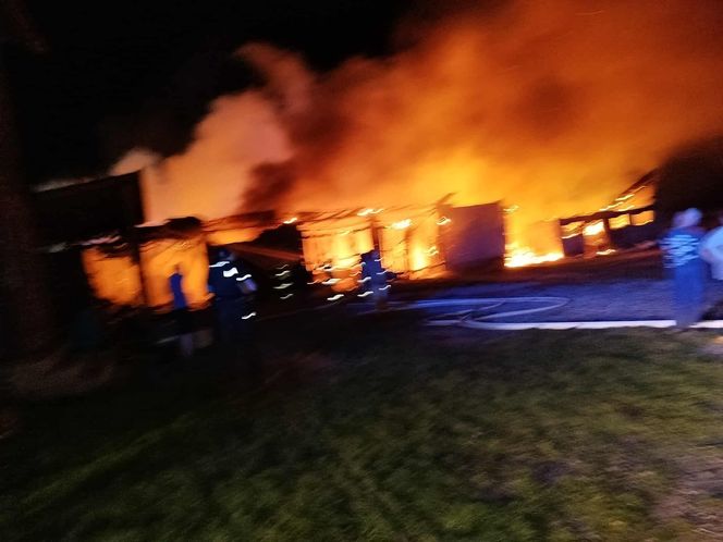 Ogromna tragedia w Irządzach. Bydło spłonęło żywcem, łunę ognia widać było z daleka
