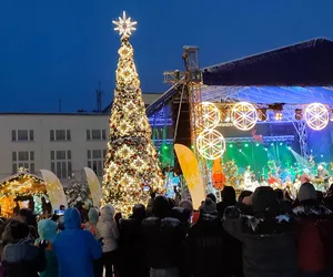 Trwa wyjątkowy jarmark świąteczny w Wiśle. Ile zapłacimy za bożonarodzeniowego grzańca?