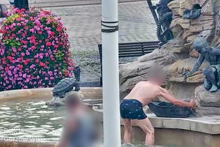 Kąpiel w miejskiej fontannie przerwana przez policję. Wszystko zarejestrował monitoring