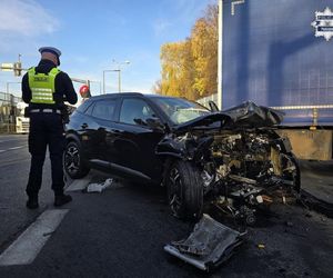 Dramatyczne sceny na DK1 w Pszczynie! 26-letni kierowca w szpitalu po zderzeniu z tirem