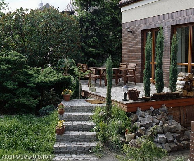 Schody do ogrodu - jak zbudować schody z drewna, żwiru i kamieni