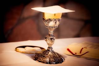W diecezji tarnowskiej wracają bierzmowania! Nowe wytyczne w sprawie pogrzebów