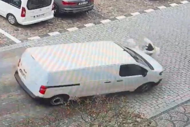 Namysłów. Ciężarna kobieta potrącona na przejściu dla pieszych. Wypadek zarejestrowała kamera [ZDJĘCIA]