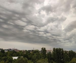 Nawałnice przechodzą przez Polskę. Apokaliptyczne obrazy na nagraniach