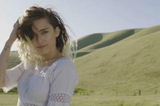 Miley Cyrus powraca z teledyskiem do singla Malibu [VIDEO]