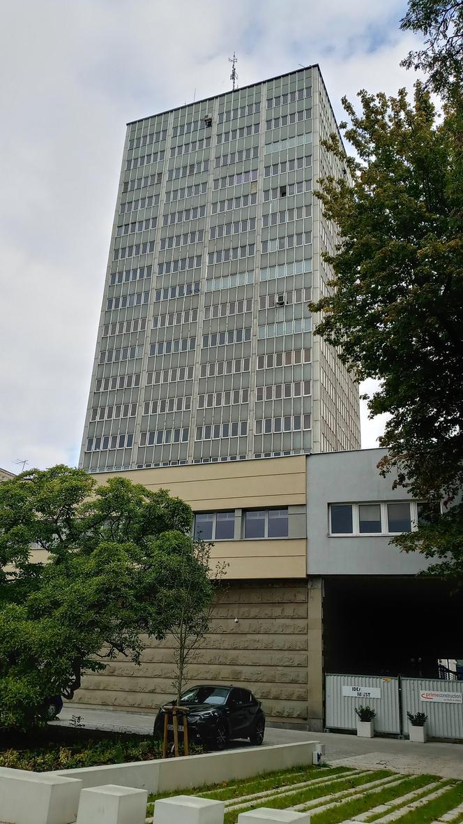 Dawny wieżowiec TVP zmienił się w apartamentowiec Sky Garden