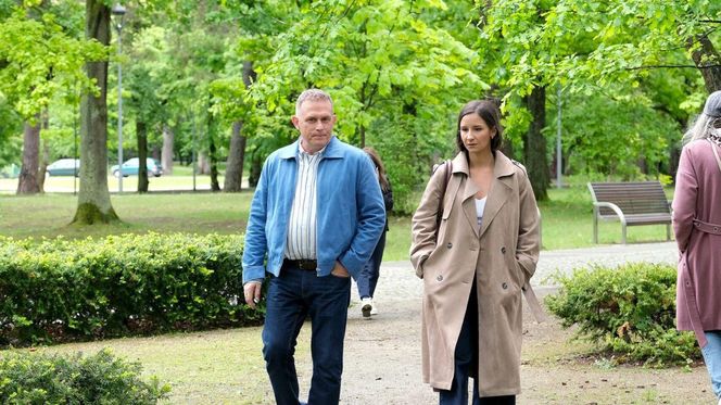 M jak miłość odc. 1886. Agnes (Amanda Mincewicz), Artur Rogowski (Robert Moskwa)