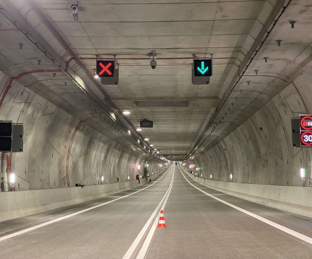 Tunelem w Świnoujściu przejechało już 4 mln pojazdów. Do 30 czerwca szacuje się, że będzie to 4,5 mln.