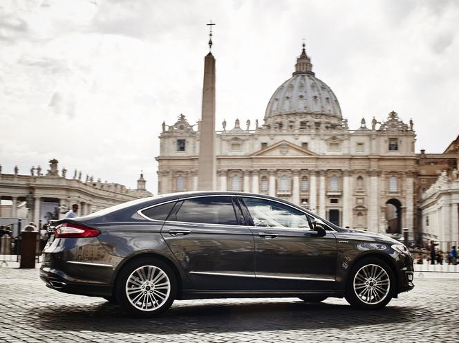Ford Mondeo Vignale Sedan