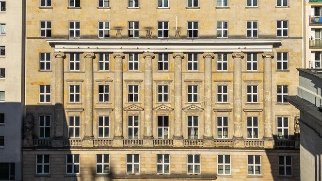 Kamienica na ul. Moniuszki 8 w Warszawie