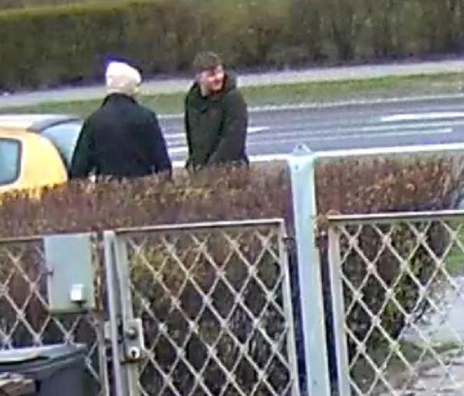 Poznań. Trzech mężczyzn pobiło niepełnosprawnego! Są poszukiwani