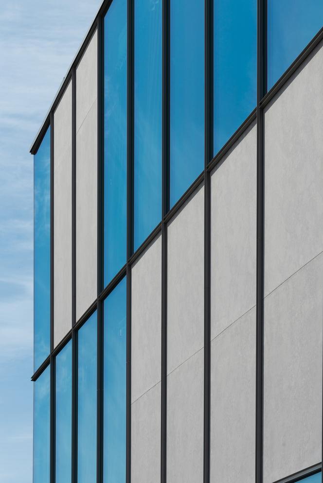 Biurowiec w Nysie 14