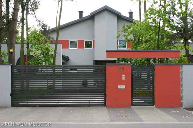 Ogrodzenie w kolorze elewacji