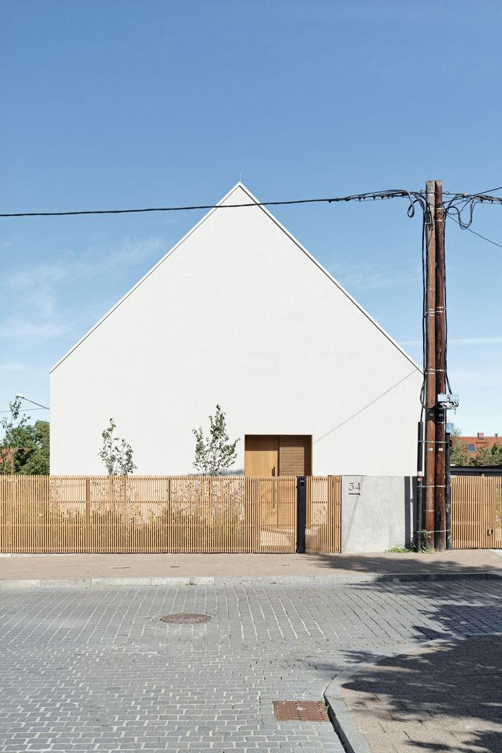 Biały dom na gdańskiej Strzyży