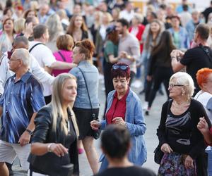 Potańcówka w centrum Katowic. Wyspiański znów porwał tłumy do szalonej zabawy