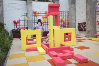 Najsłynniejszy plac zabaw w Polsce już bez gilotyny. OKAM zaprezentował Strefę PROGRESS