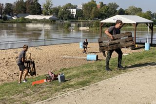 Znany wrocławski bar rozpoczął ewakuację. Odra może go doszczętnie zniszczyć