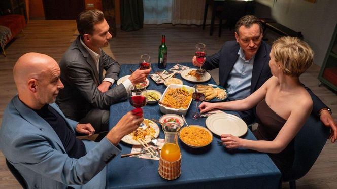 Barwy szczęścia odc. 3249. Bazylow (Andrzej Szeremeta), Robert Stefaniak (Paweł Ławrynowicz), Sonia (Weronika Nockowska)