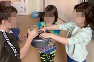 Poczuj chemię do Jezusa. Kontrowersyjne eksperymenty w toruńskiej szkole.