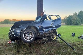 Tragiczny wypadek w Zalesiu. Nie żyje 23-letni kierowca BMW