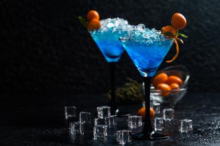 Niebieski drink: przepis na evergreen
