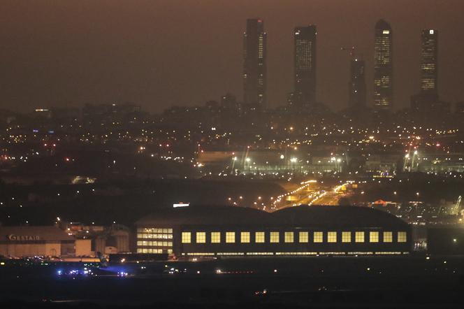 Lądował bez silnika i podwozia