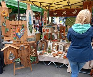 Stoiska wystawców podczas Jarmarku św. Stanisława można odwiedzać w godz. 10.00-18.00 w dn. 10 i 11 maja