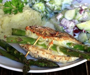 Pierś kurczaka ze szparagami - soczysta i pyszna