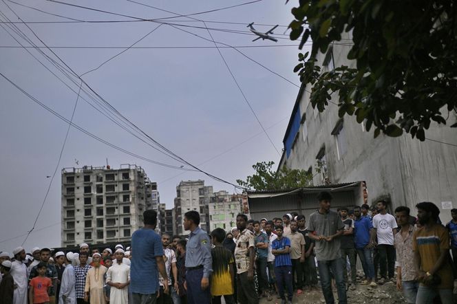 Samolot spadł na szkołę! Dziesiątki zabitych, 170 rannych
